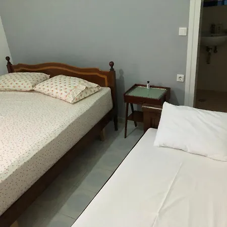 Dina House Gasthof Himarë