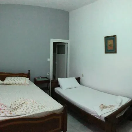 게스트하우스 Dina House 3*