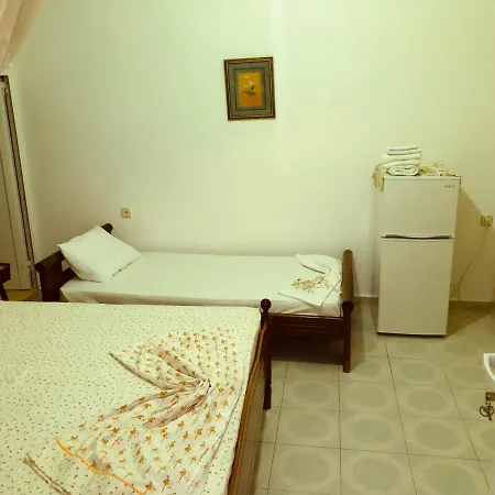 Dina House Guest house *