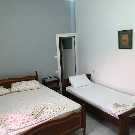 Dina House Guest house *
