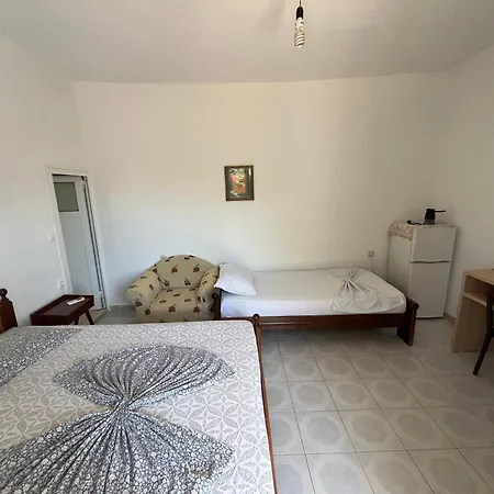 招待所 Dina House 3*